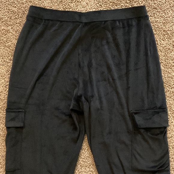 Steve Madden Black Women's Cargo Jogger Pants - Picture 4 of 9